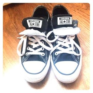 Women's converse size 7.5